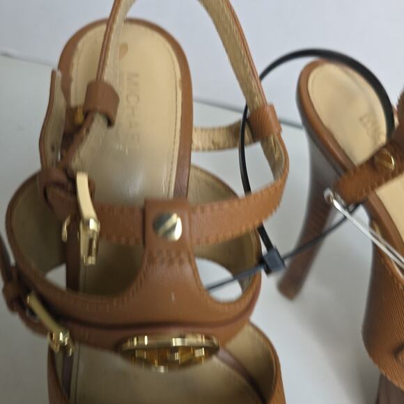 Michael Kors Mackenzie 5" Heels Gold Brown Leather Strap 7 M Big Logo Peep Toe - Picture 4 of 12